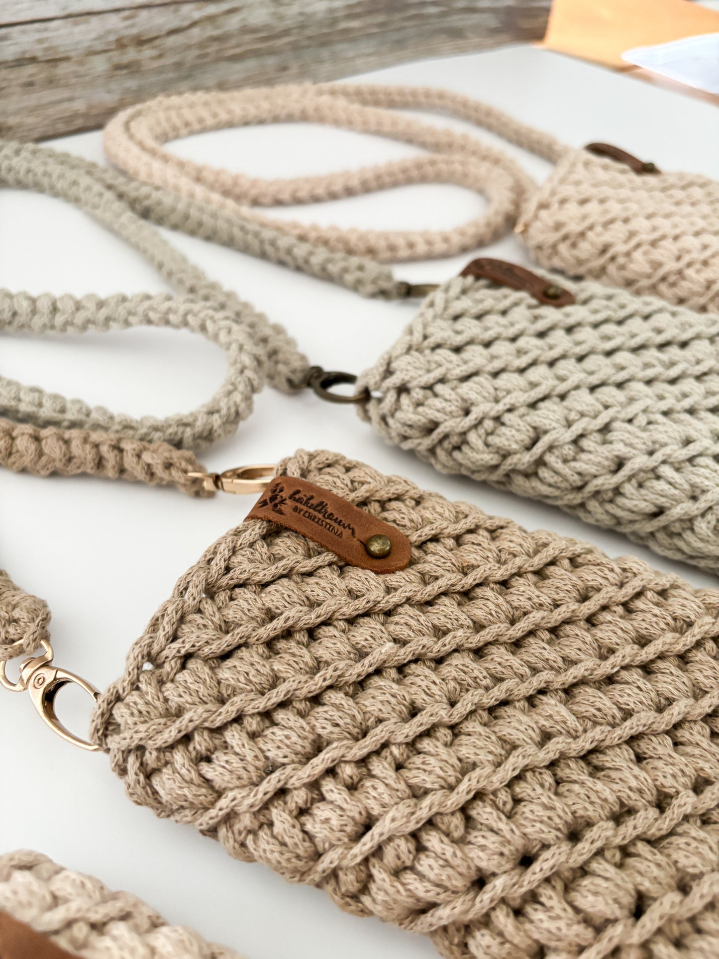 PDF Crochet Pattern – Phone Bag with Cord & Carabiners | English Crochet Pattern | Haekeltraum_byChristina