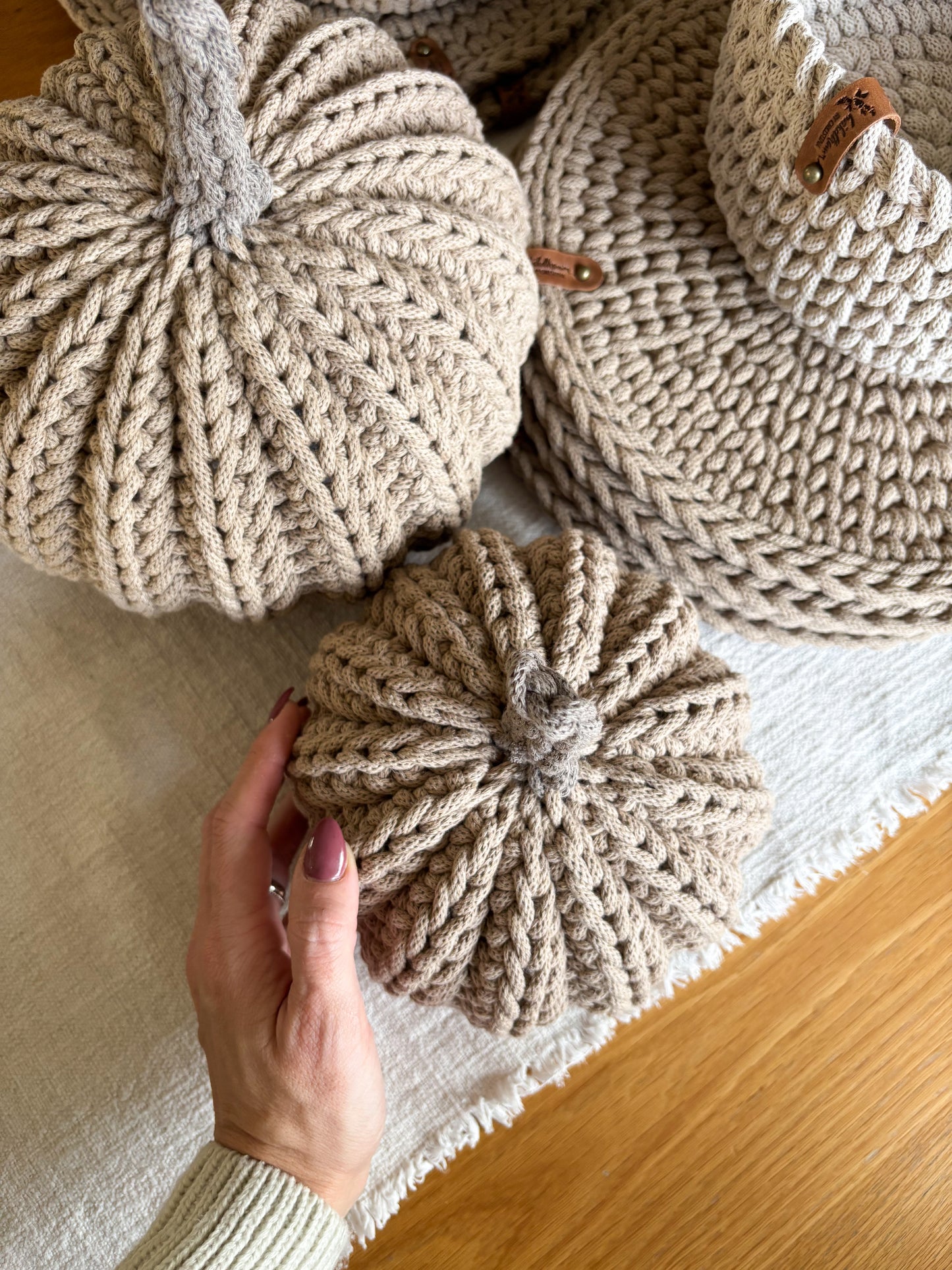 Häkel-Kürbis aus Baumwollkordel | Herbstdeko, Cozy Autumn, Handmade Pumpkin