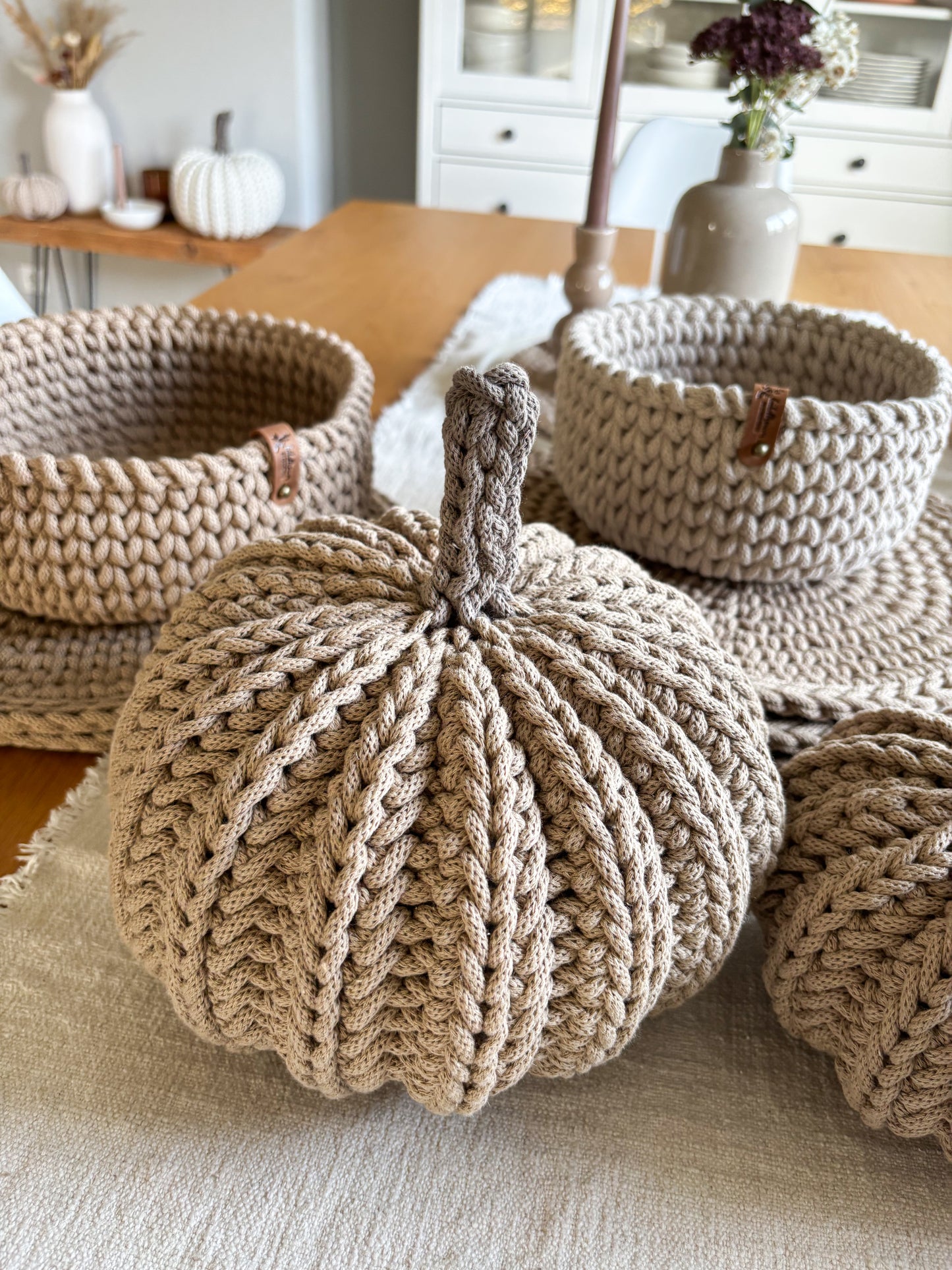 Häkel-Kürbis aus Baumwollkordel | Herbstdeko, Cozy Autumn, Handmade Pumpkin