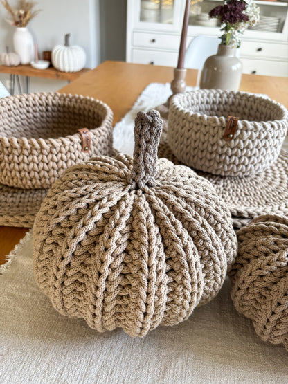 Häkel-Kürbis aus Baumwollkordel | Herbstdeko, Cozy Autumn, Handmade Pumpkin