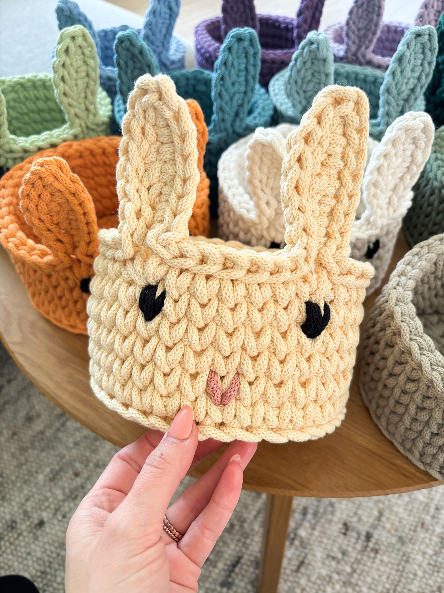 Häkelkorb,  „Hase“ Kinderzimmer, Häschen, Utensilo Aufbewahrung Osterkorb