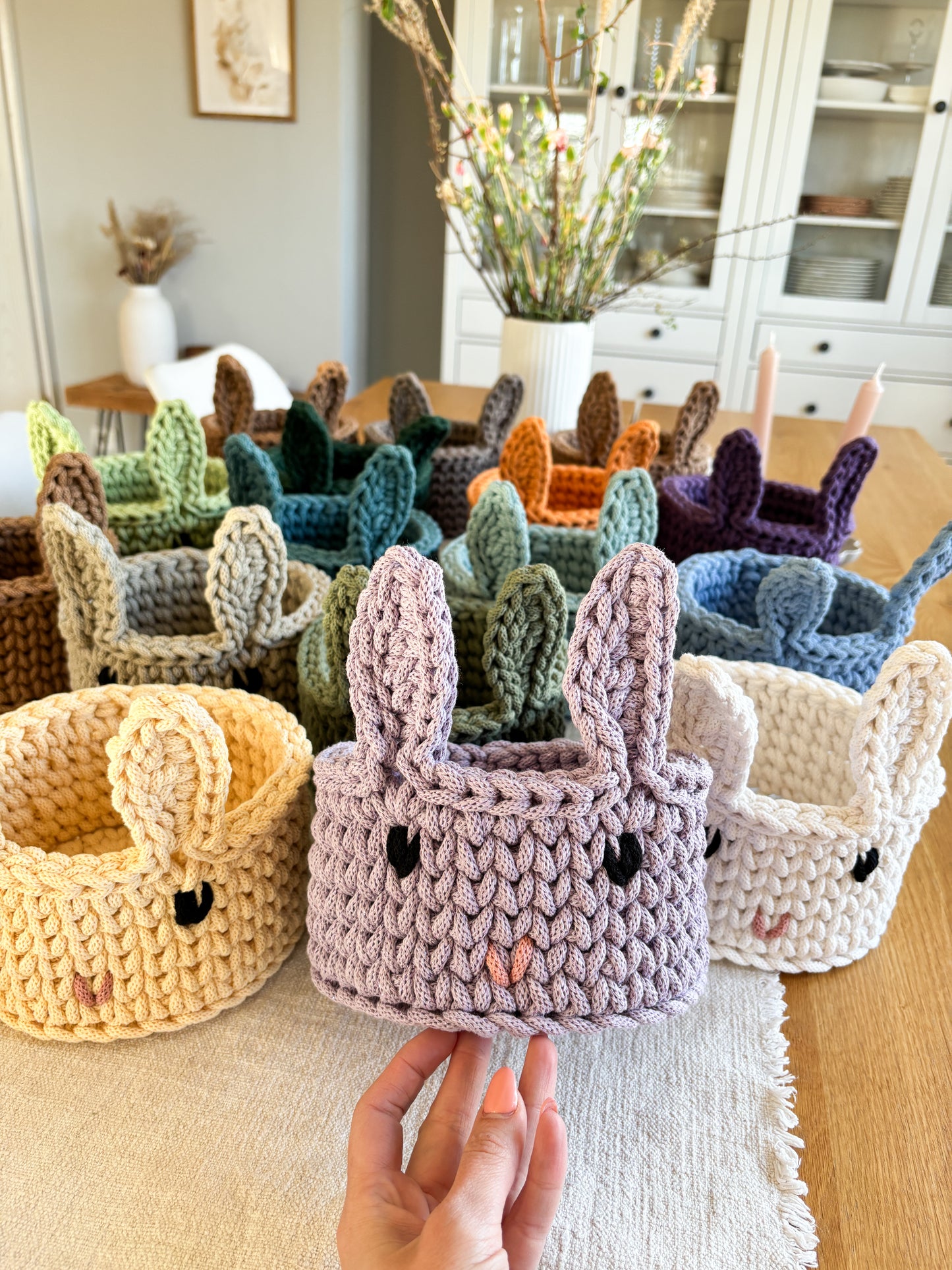 Häkelkorb,  „Hase“ Kinderzimmer, Häschen, Utensilo Aufbewahrung Osterkorb