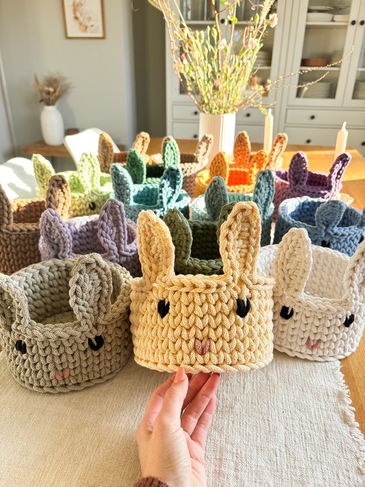 Häkelkorb,  „Hase“ Kinderzimmer, Häschen, Utensilo Aufbewahrung Osterkorb