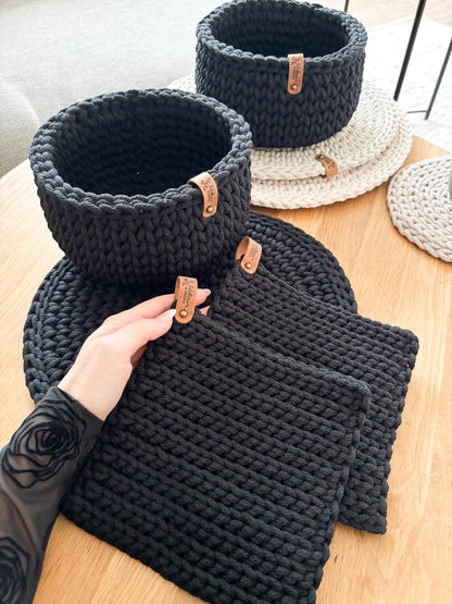 Stilvolle Topflappen im 2er Set – handgehäkelt