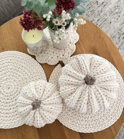 Häkel-Kürbis aus Baumwollkordel | Herbstdeko, Cozy Autumn, Handmade Pumpkin