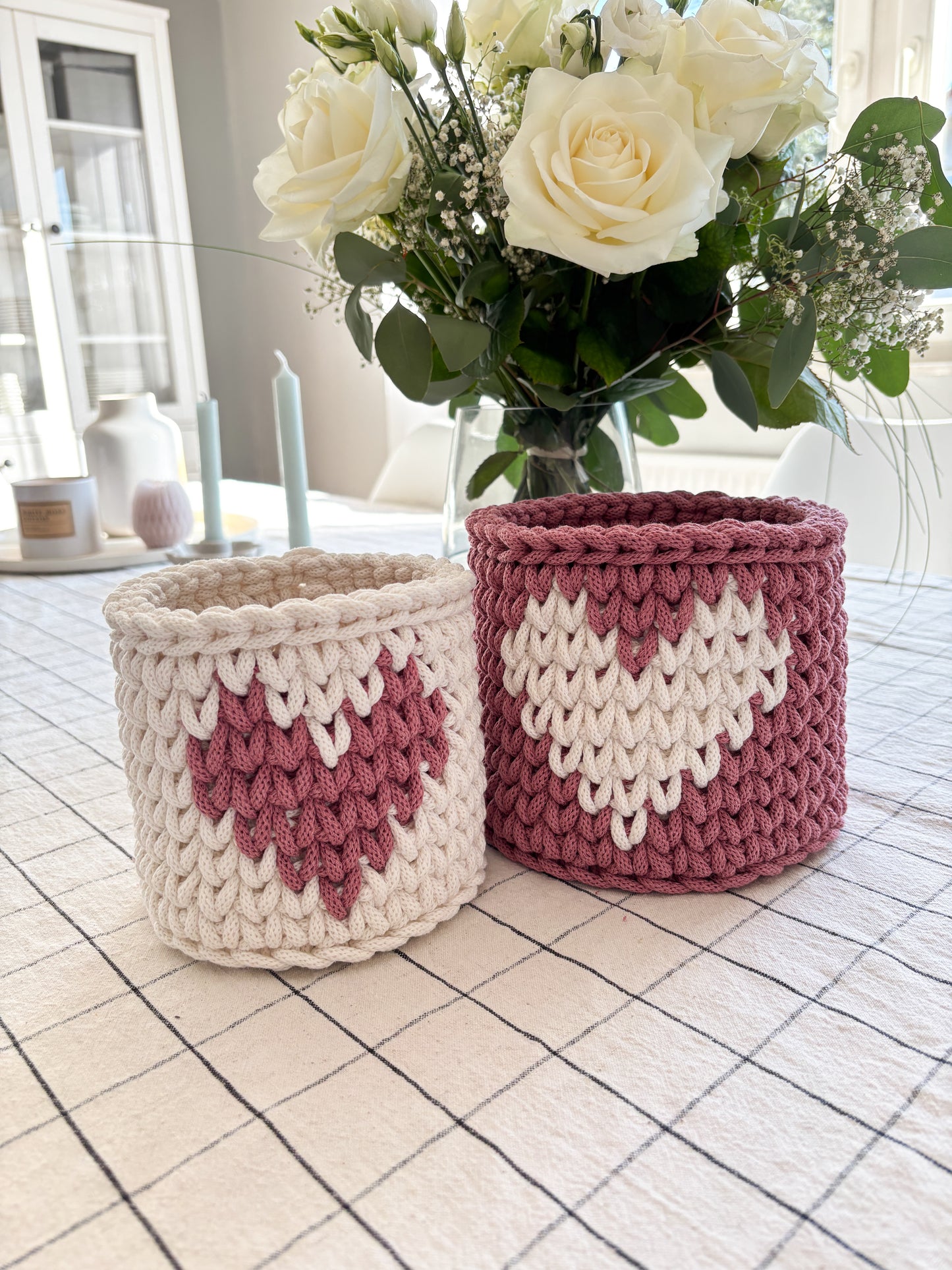 Häkelkorb,  „Herz“ Muttertag, Geschenkidee, Utensilo Aufbewahrung ,Kinderzimmer