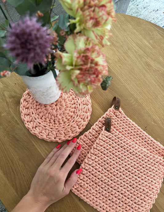 Stilvolle Topflappen im 2er Set – handgehäkelt