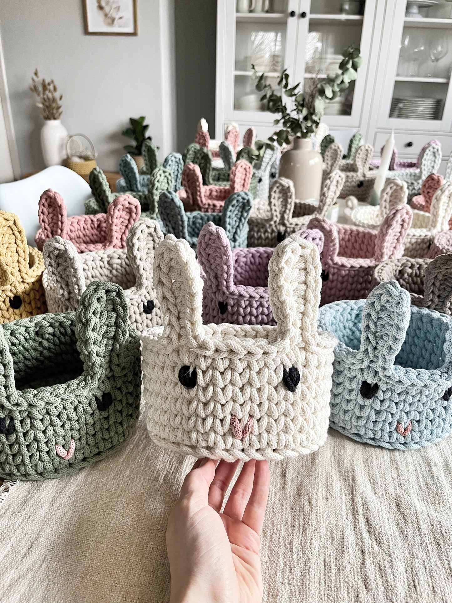 Häkelkorb,  „Hase“ Kinderzimmer, Häschen, Utensilo Aufbewahrung Osterkorb